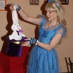 Алиса в стране чудес на детский праздник